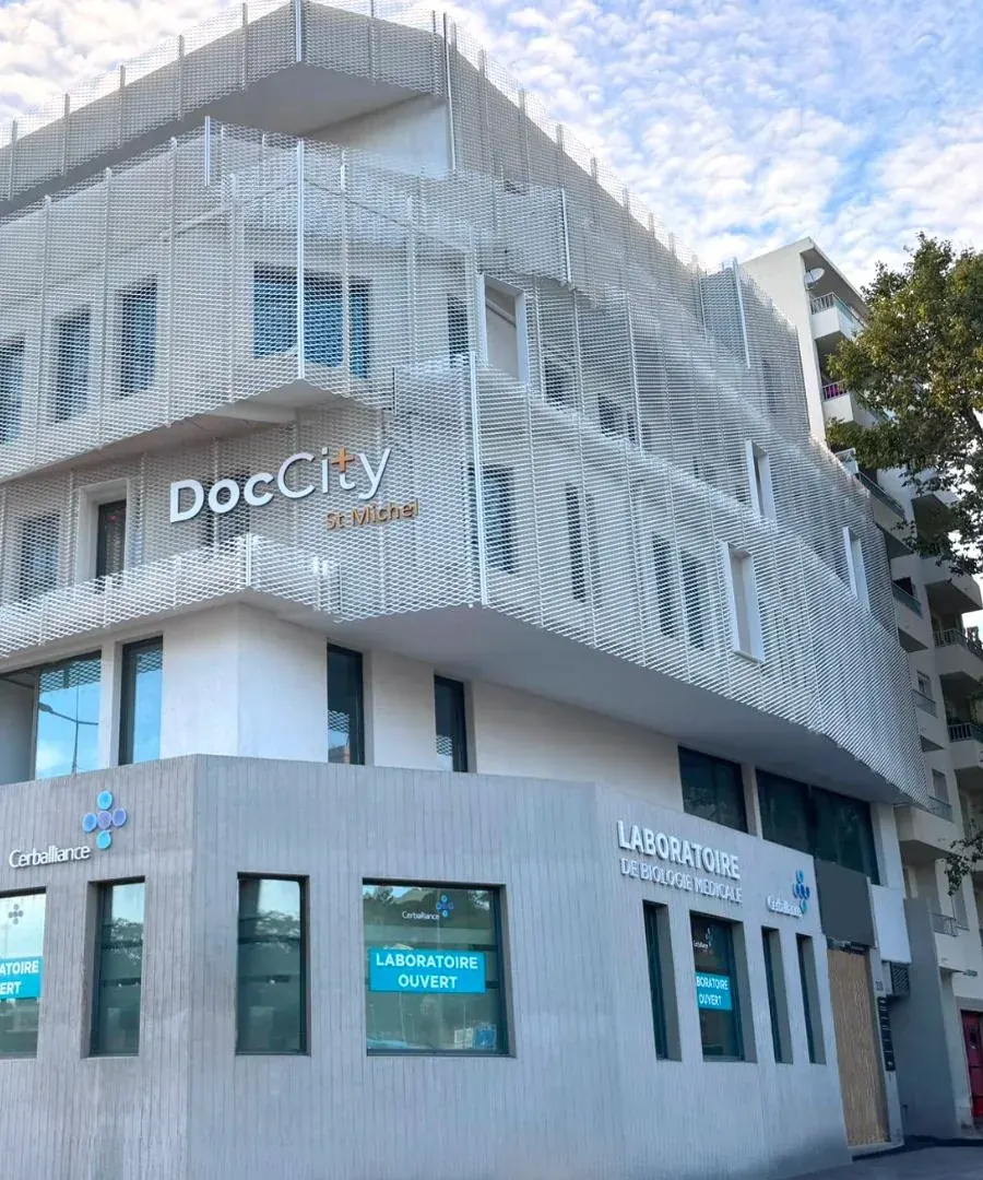Façade du centre médical DocCity Saint-Michel à Toulon